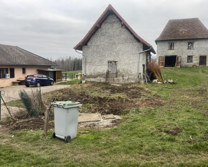 Maçonnerie d'un béton extérieur pour l'extension d'une maison : avant