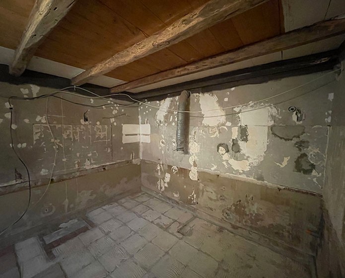Rénovation d'une maison ancienne : ouverture d'un mur porteur : avant