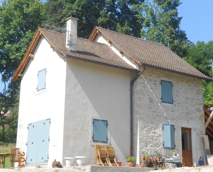 Restauration et agrandissement d'une maison ancienne en pierre
