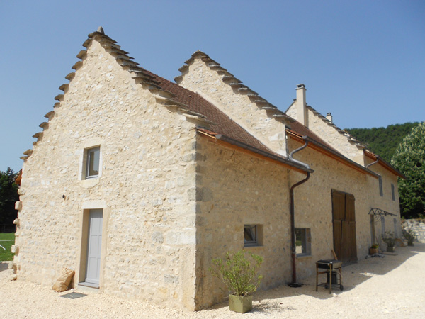 vuillerod_macon_renovation Rénovation d'une maison en pierres apparentes dans l'Ain - région de Lhuis et Groslée