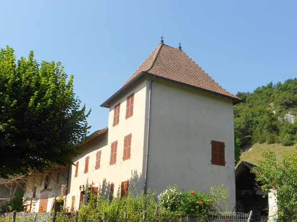 Rénovation d'une façade de maison ancienne
